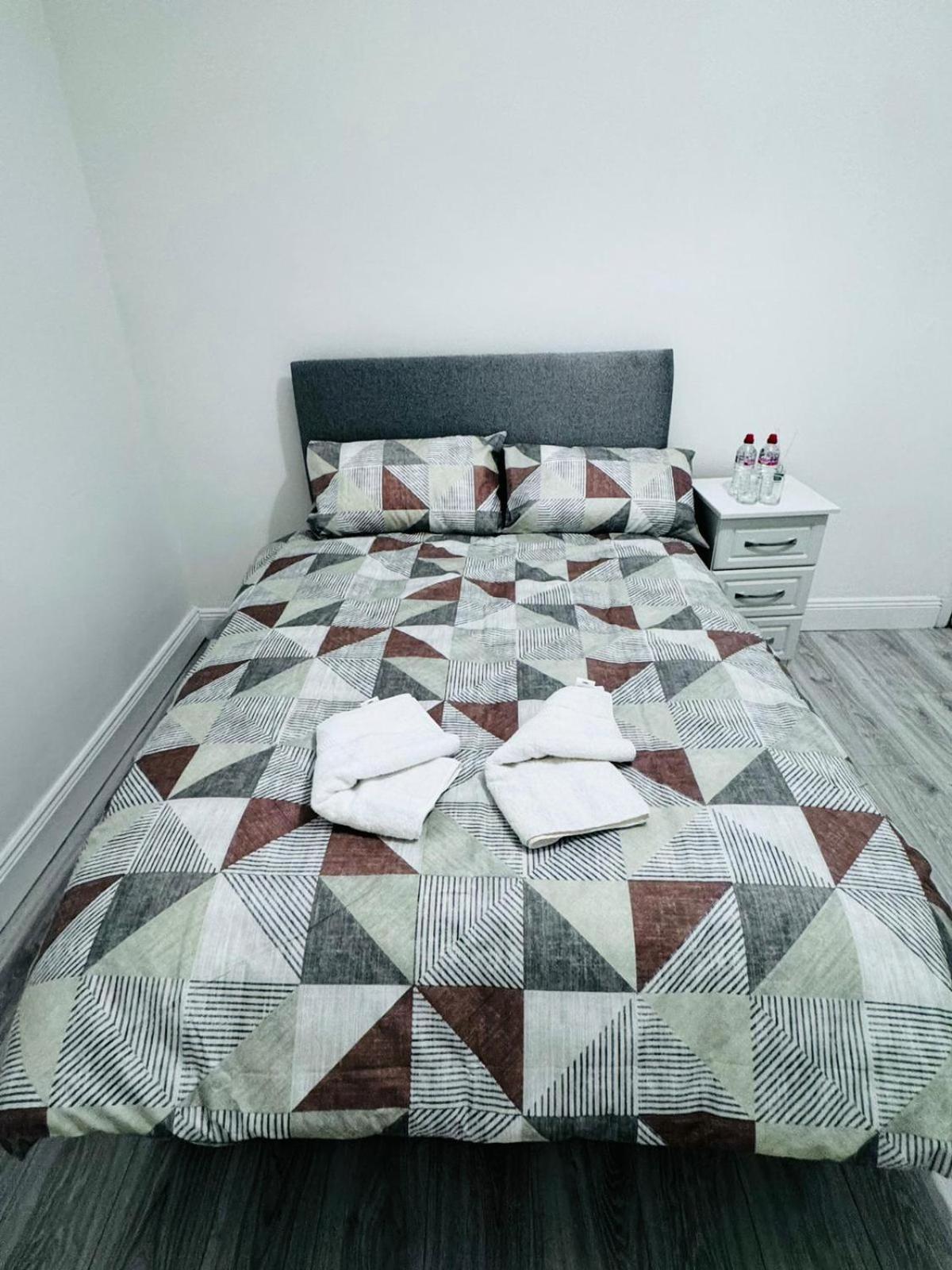 Naas Town - Budget Double Bedrooms Экстерьер фото